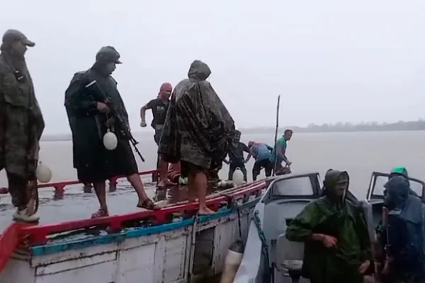 বৃষ্টির মধ্যে কালিন্দী নদী দিয়ে ১০ জনকে ঠেলে পাঠানোর চেষ্টা, বিজিবির প্রতিরোধ